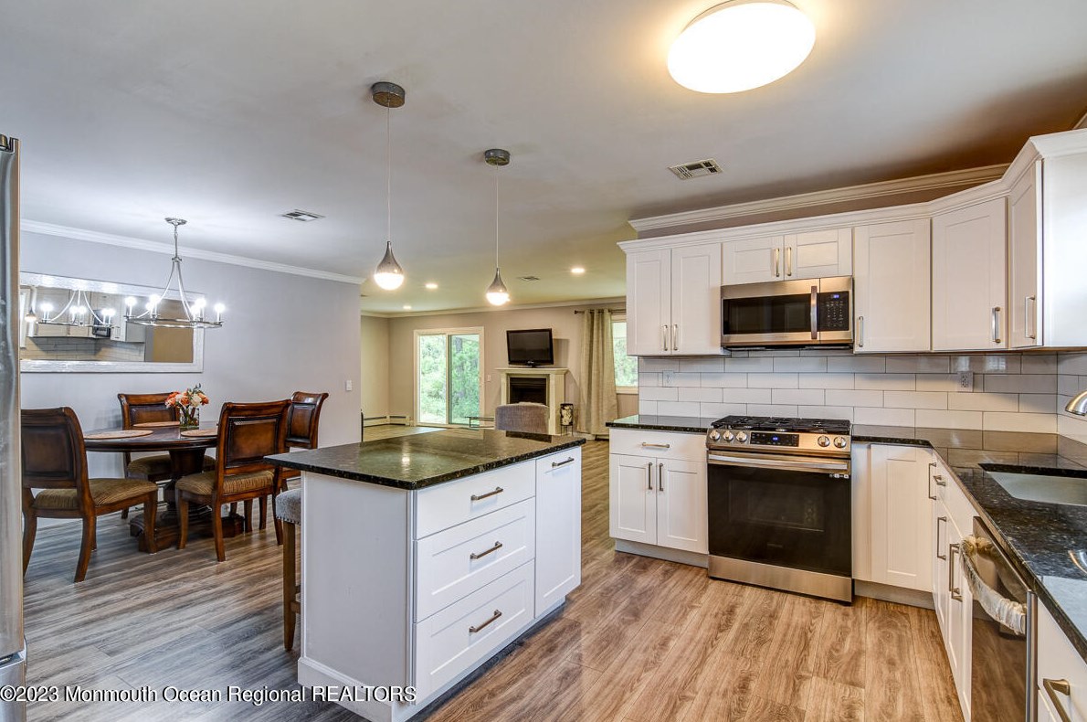 16 Canterbury Ln, Toms River NJ  08757-6503 exterior