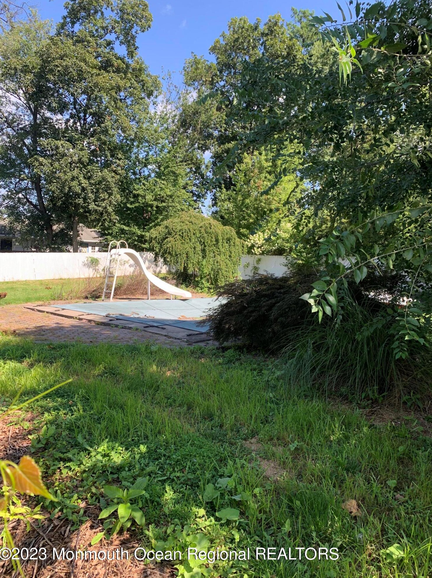 54 Mildred Ter, Clark NJ 07066-2910 exterior