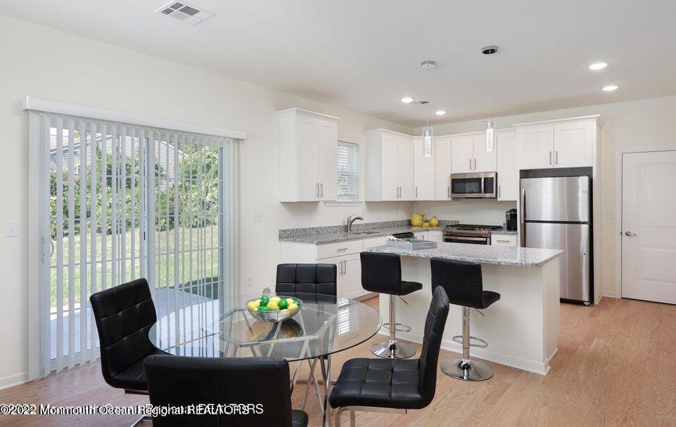 410 2 Ave, Toms River NJ 08757-4815 exterior