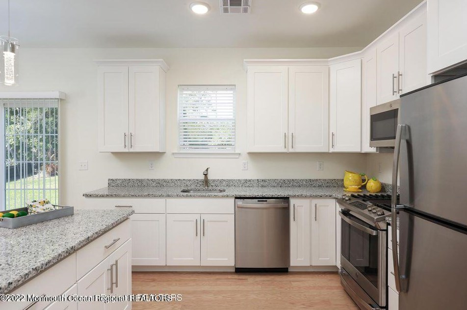 410 2 Ave, Toms River NJ 08757-4815 exterior