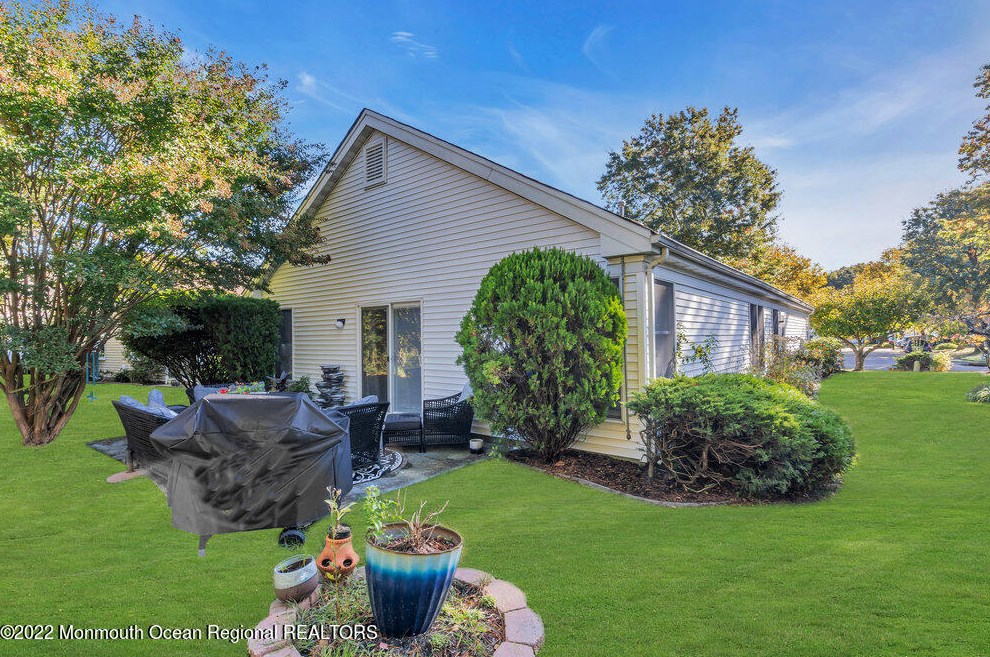 2413 Coral Leaf Rd, Toms River NJ  08755-1802 exterior