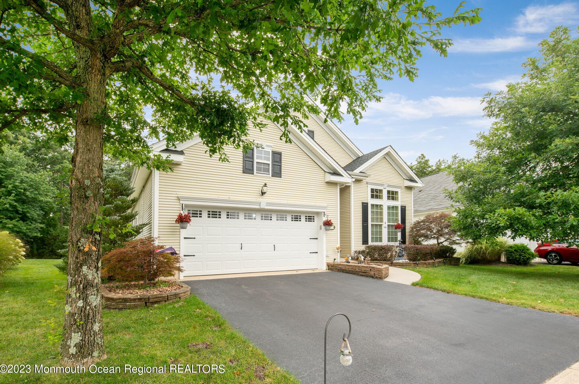 40 Pond Vw Cir, Barnegat Township NJ 08005-5622 exterior