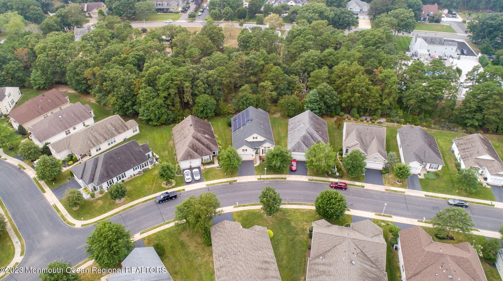 40 Pond Vw Cir, Barnegat Township NJ 08005-5622 exterior