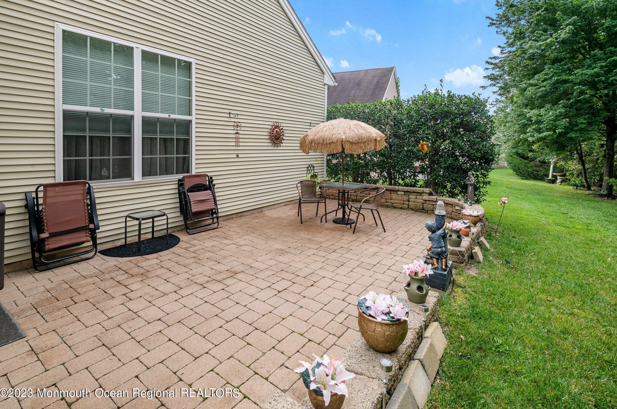 40 Pond Vw Cir, Barnegat Township NJ 08005-5622 exterior