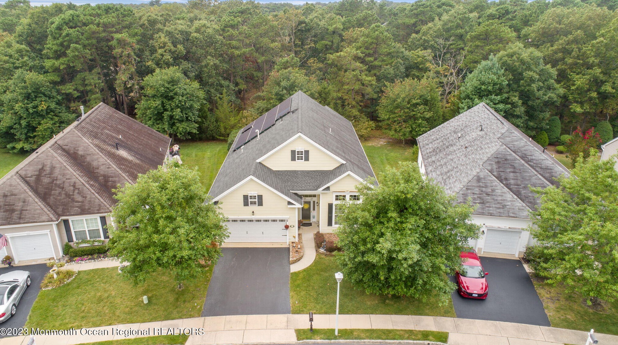 40 Pond Vw Cir, Barnegat Township NJ 08005-5622 exterior