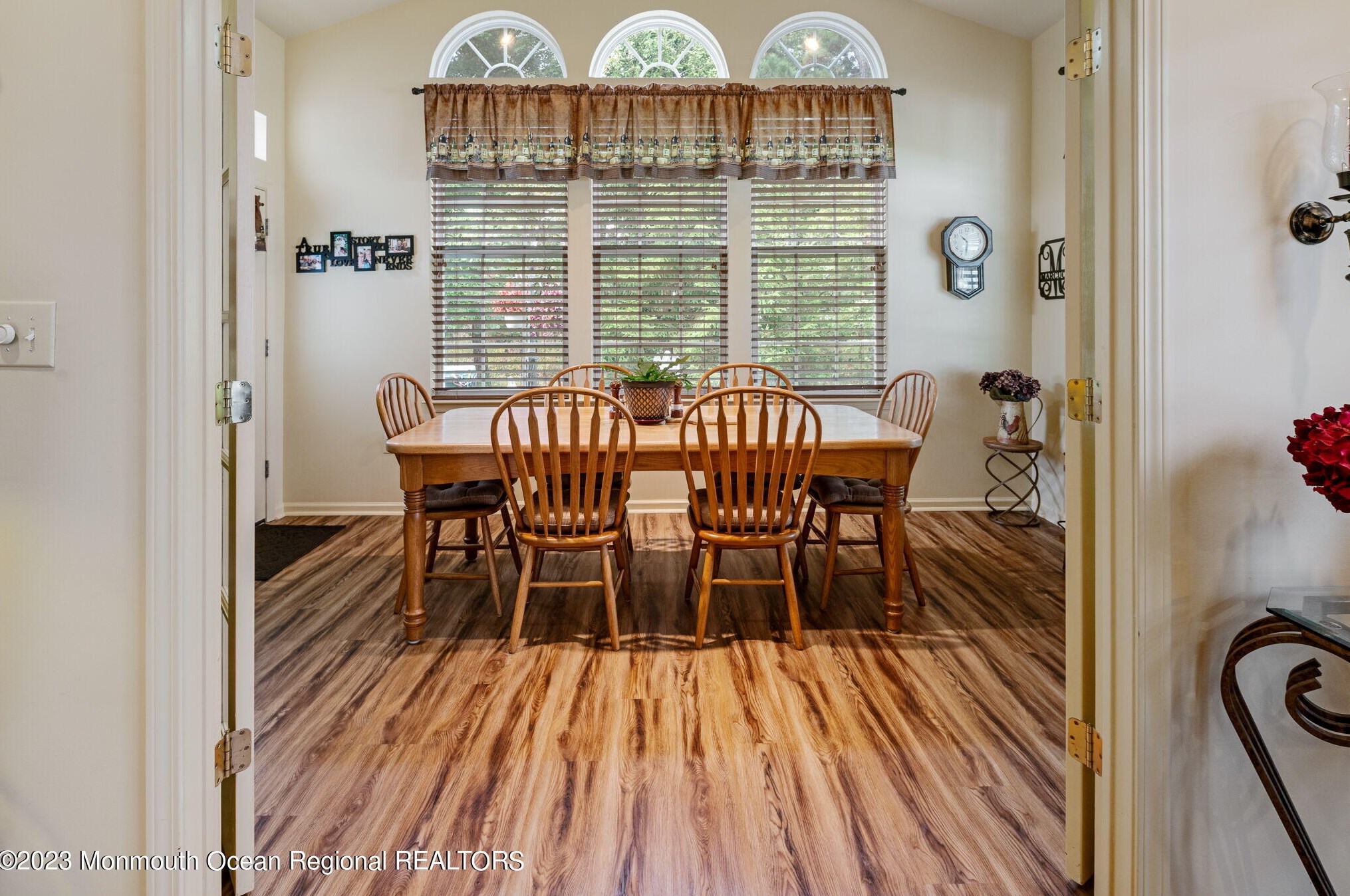 40 Pond Vw Cir, Barnegat Township NJ 08005-5622 exterior