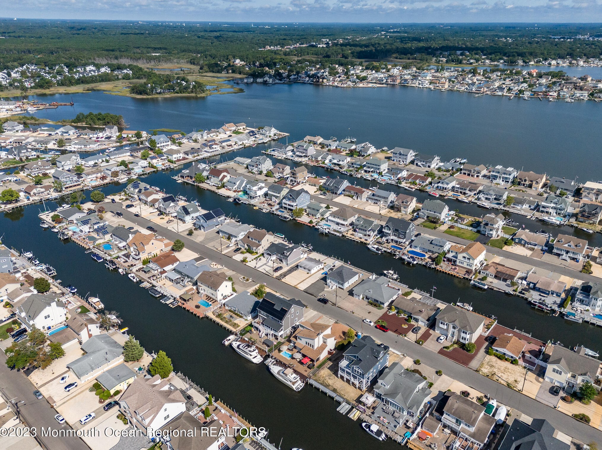 1861 Starboard Ct, Toms River NJ  08753-3122 exterior