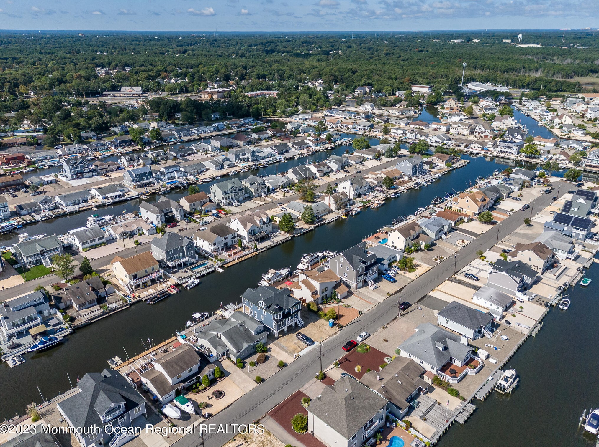 1861 Starboard Ct, Toms River NJ  08753-3122 exterior