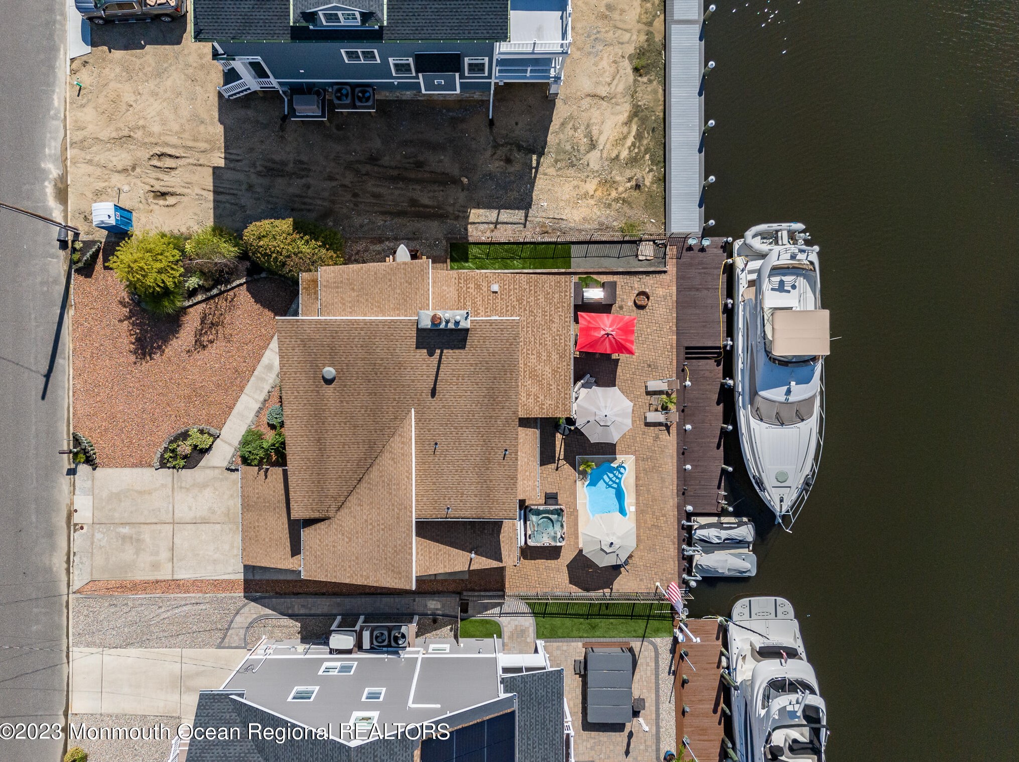 1861 Starboard Ct, Toms River NJ  08753-3122 exterior