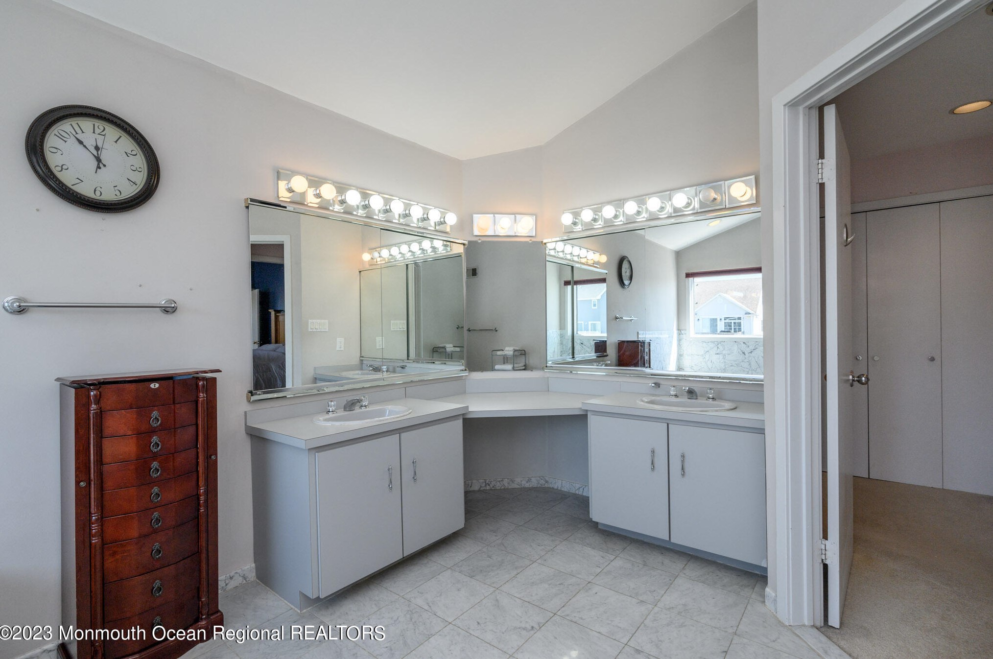 1861 Starboard Ct, Toms River NJ  08753-3122 exterior