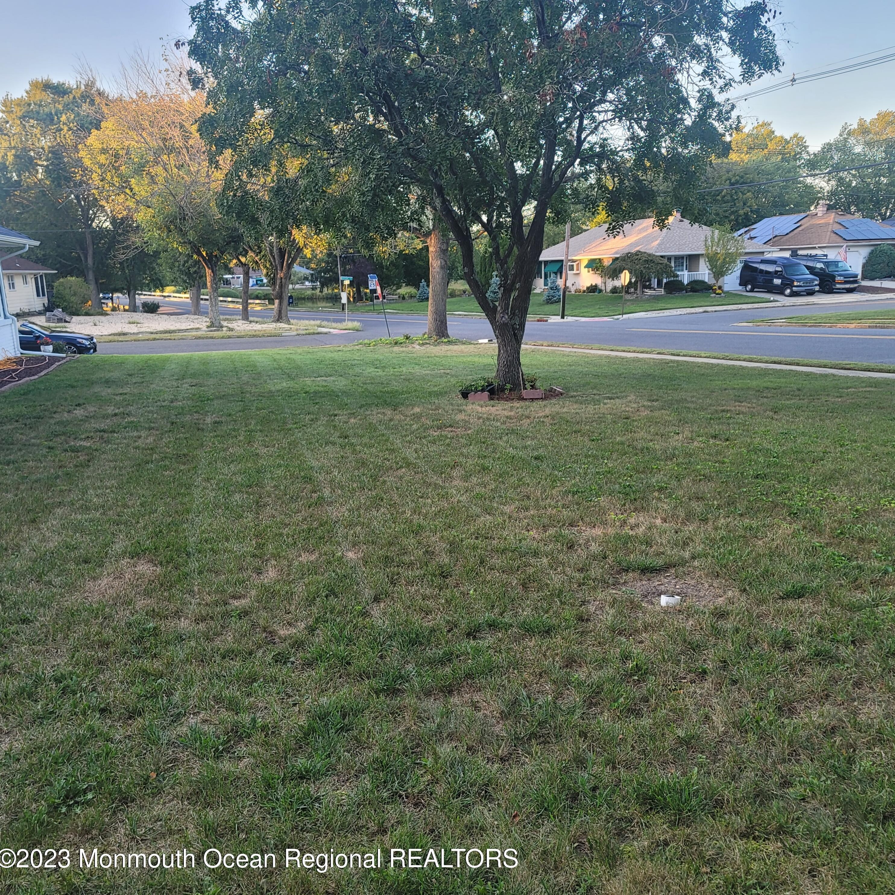 1897 Hovsons Blvd, Toms River NJ  08753-1516 exterior