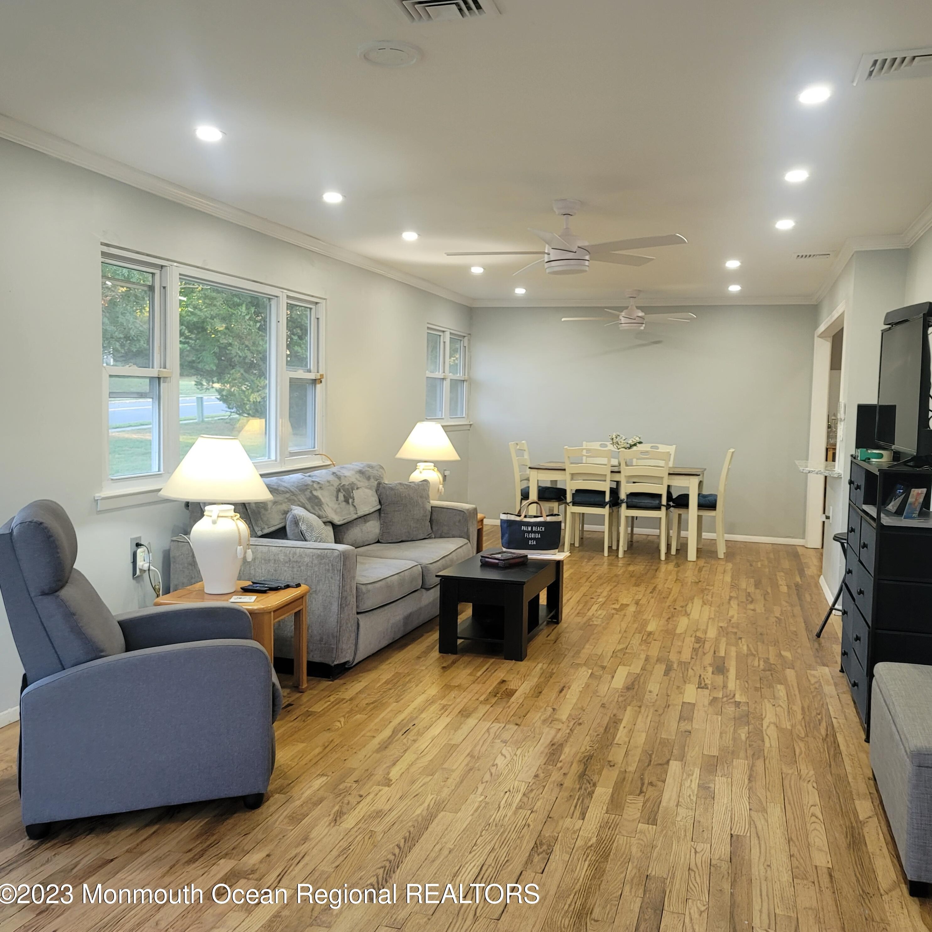1897 Hovsons Blvd, Toms River NJ  08753-1516 exterior