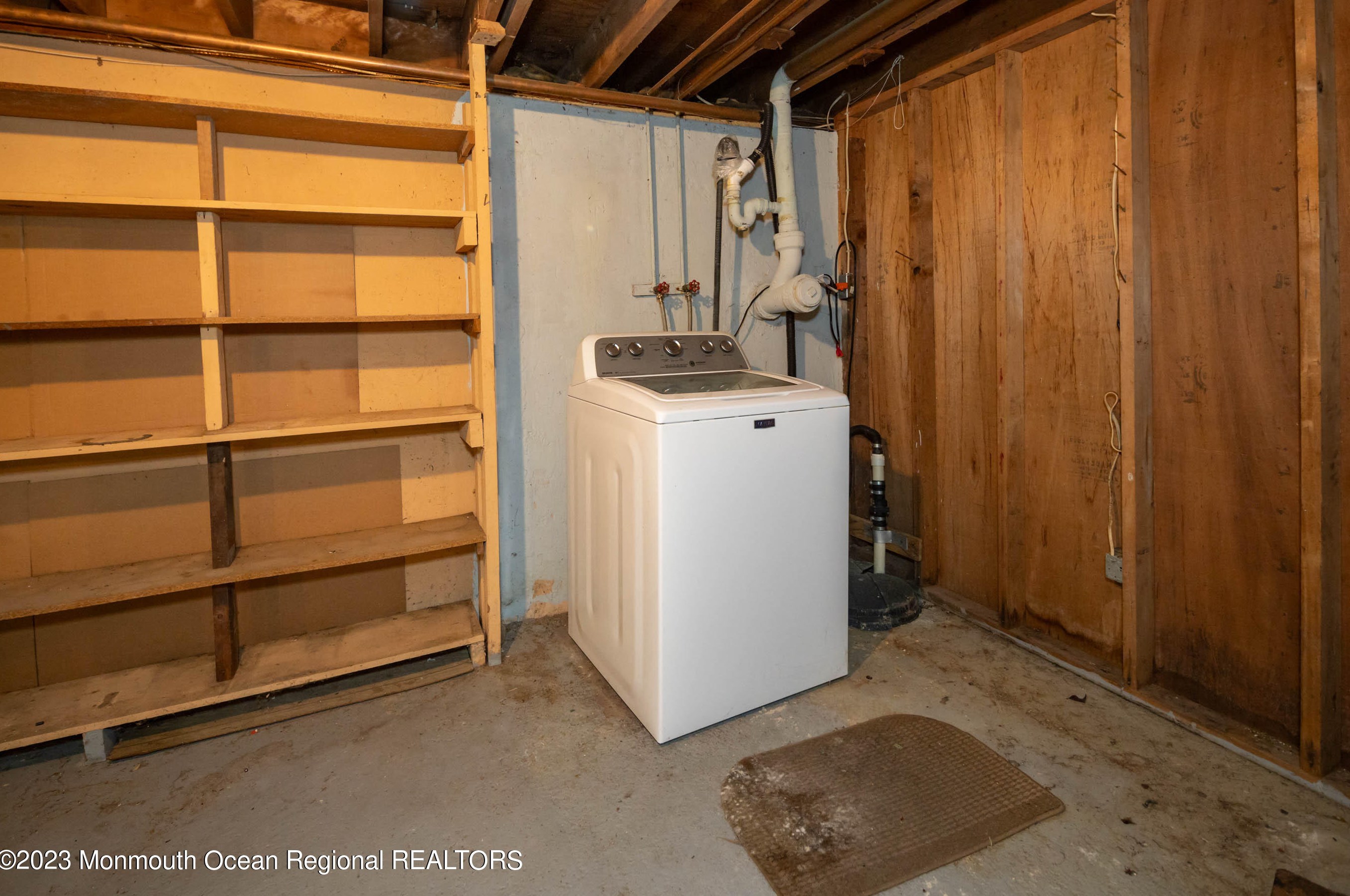 8 Deborah Pl, Oakhurst NJ 07755-1231 exterior