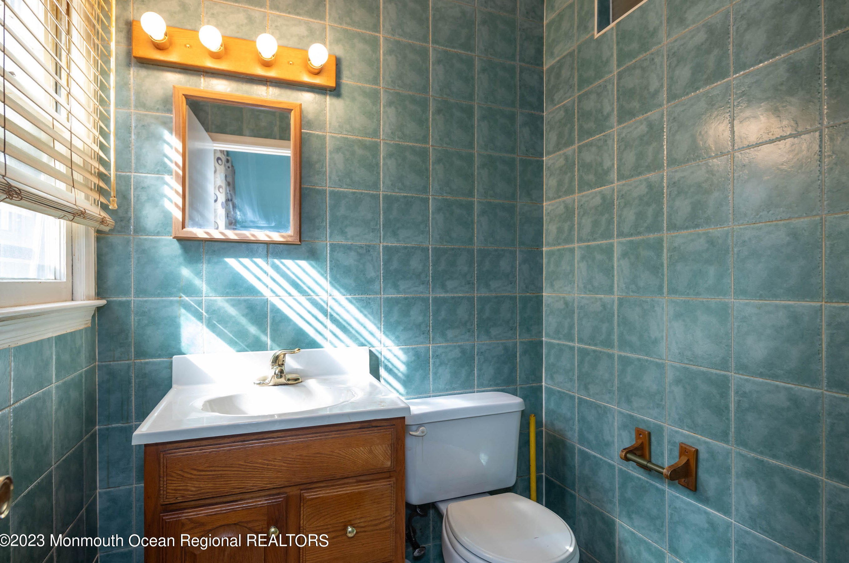 8 Deborah Pl, Oakhurst NJ 07755-1231 exterior