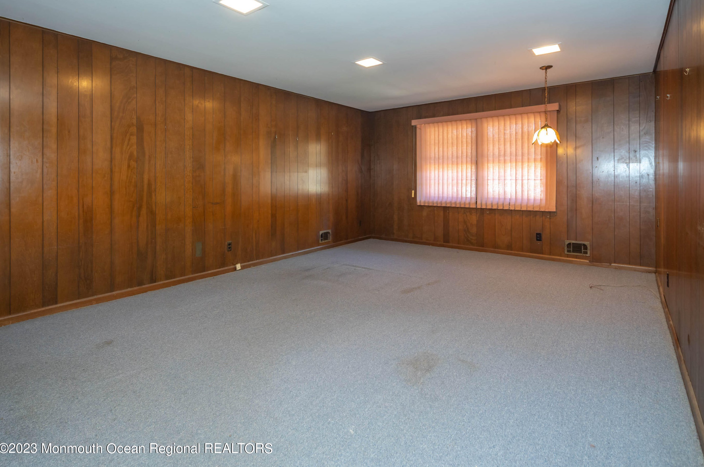 8 Deborah Pl, Oakhurst NJ 07755-1231 exterior