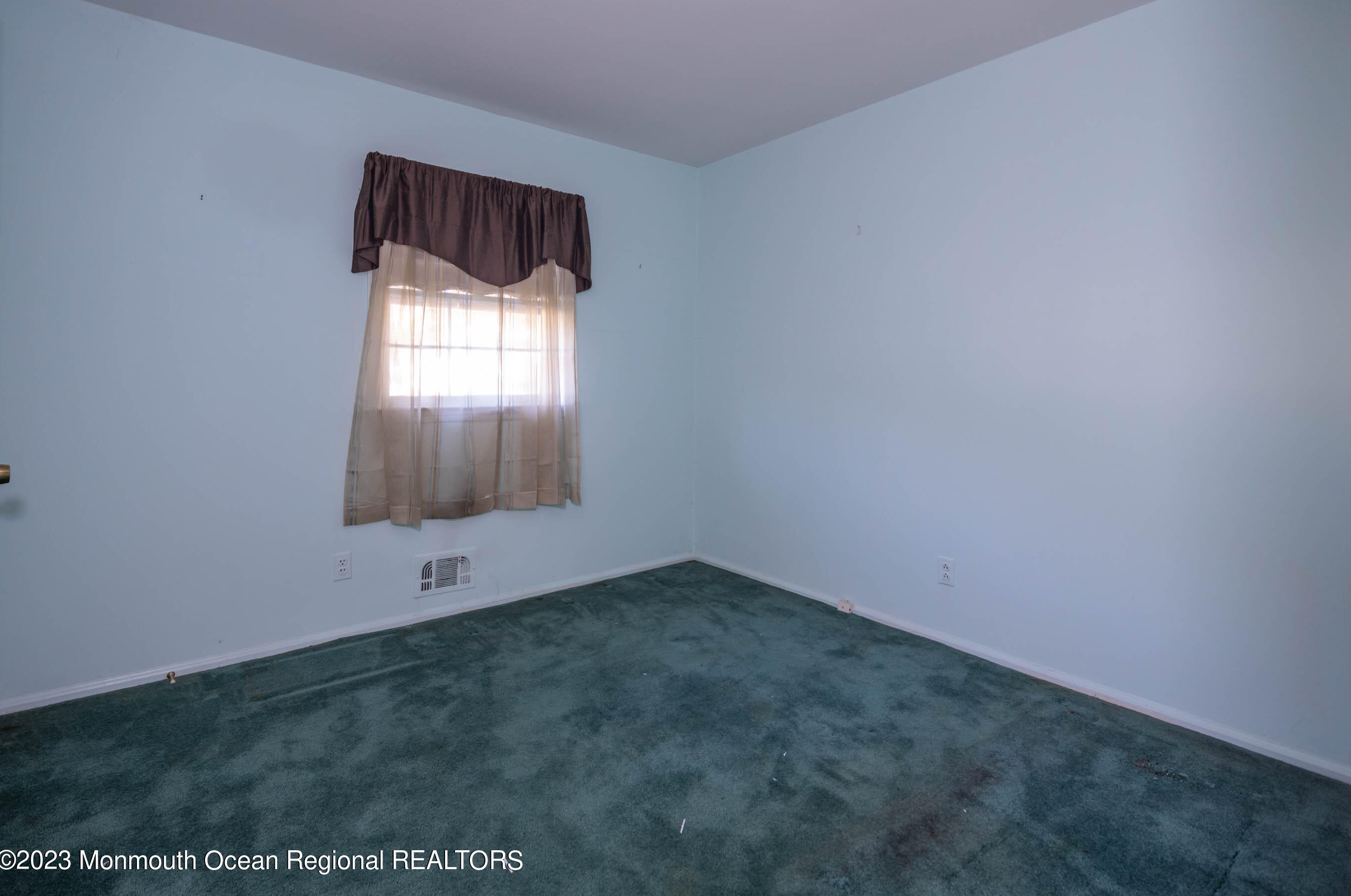 8 Deborah Pl, Oakhurst NJ 07755-1231 exterior