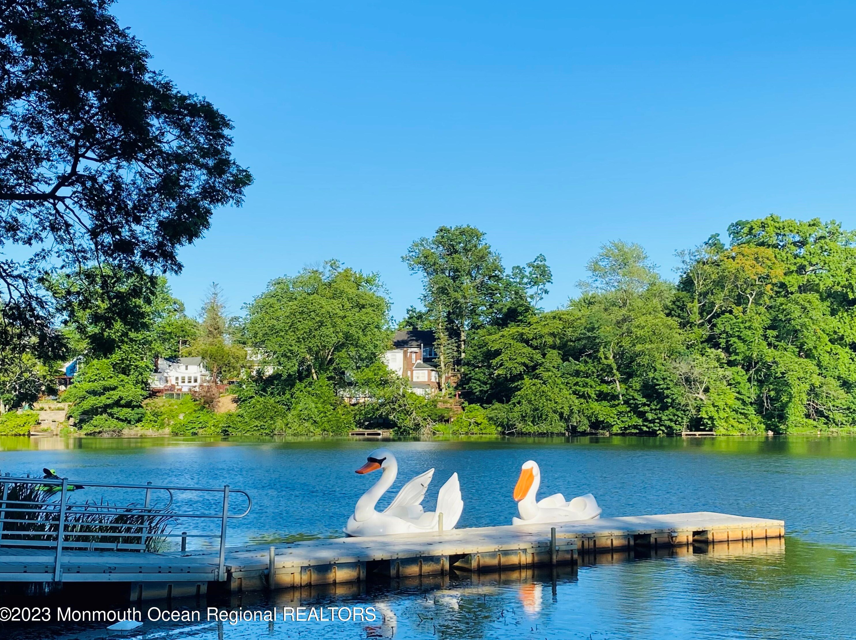 127 Washington Ave, Matawan NJ 07747-2921 exterior