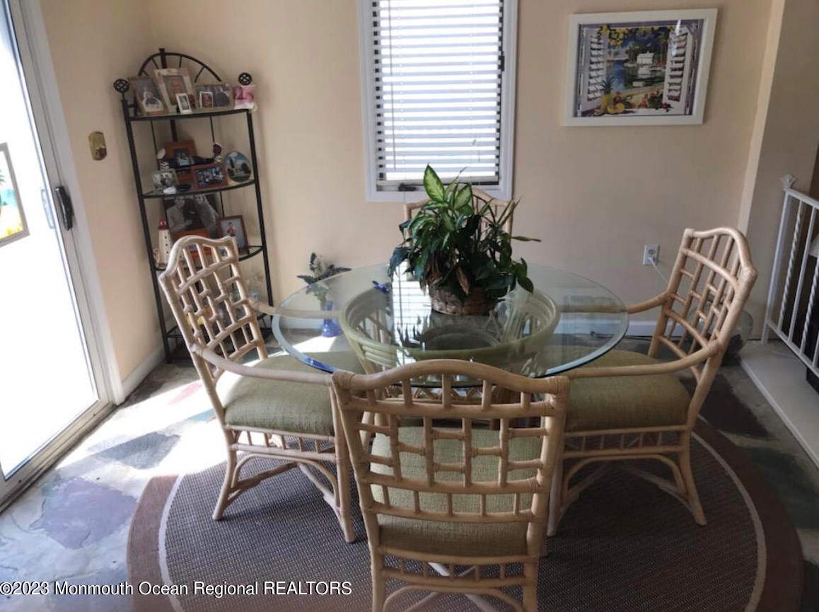 184 Orchard Ave, Belford NJ  07718-1257 exterior