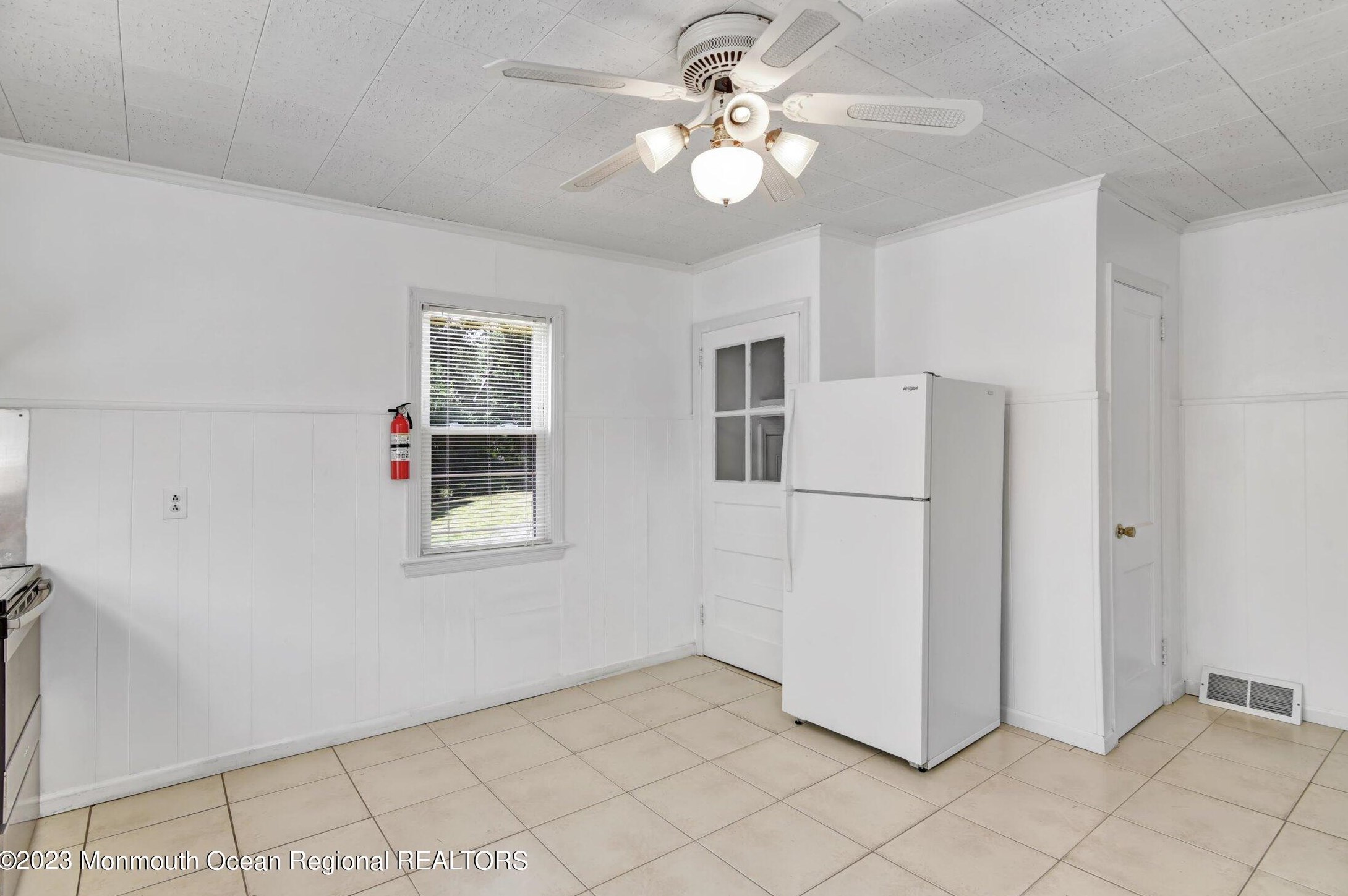 70 Siloam Rd, East Freehold NJ 07728-8604 exterior