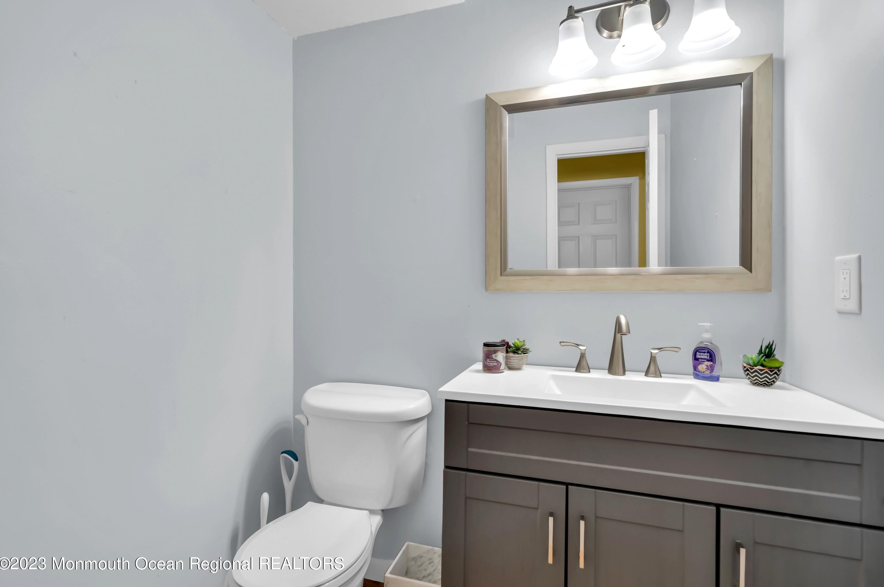 11 Juniper Pl, Wall Township NJ  07731-2630 exterior