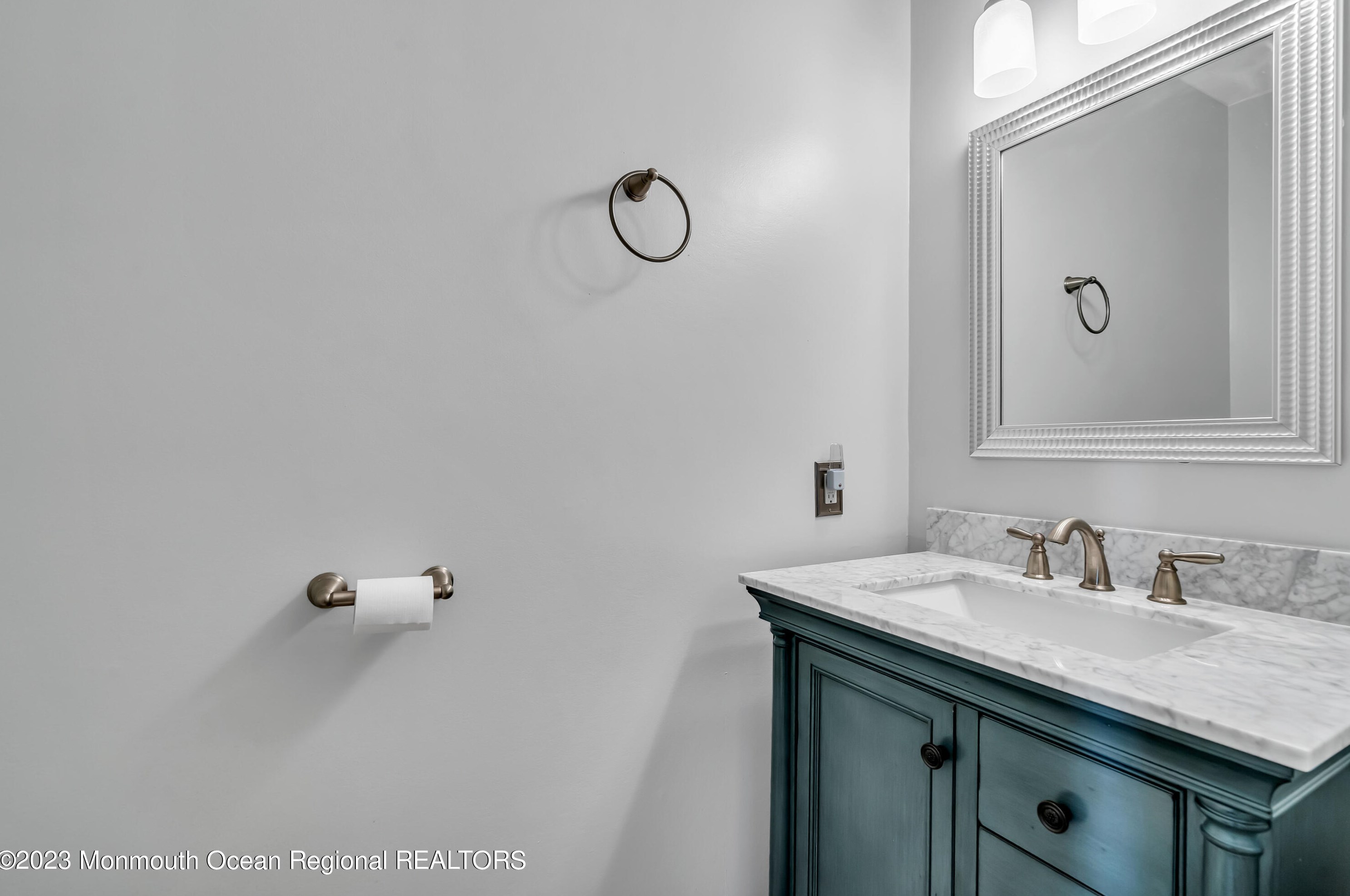 6 Winchester Dr, Wall Township NJ exterior