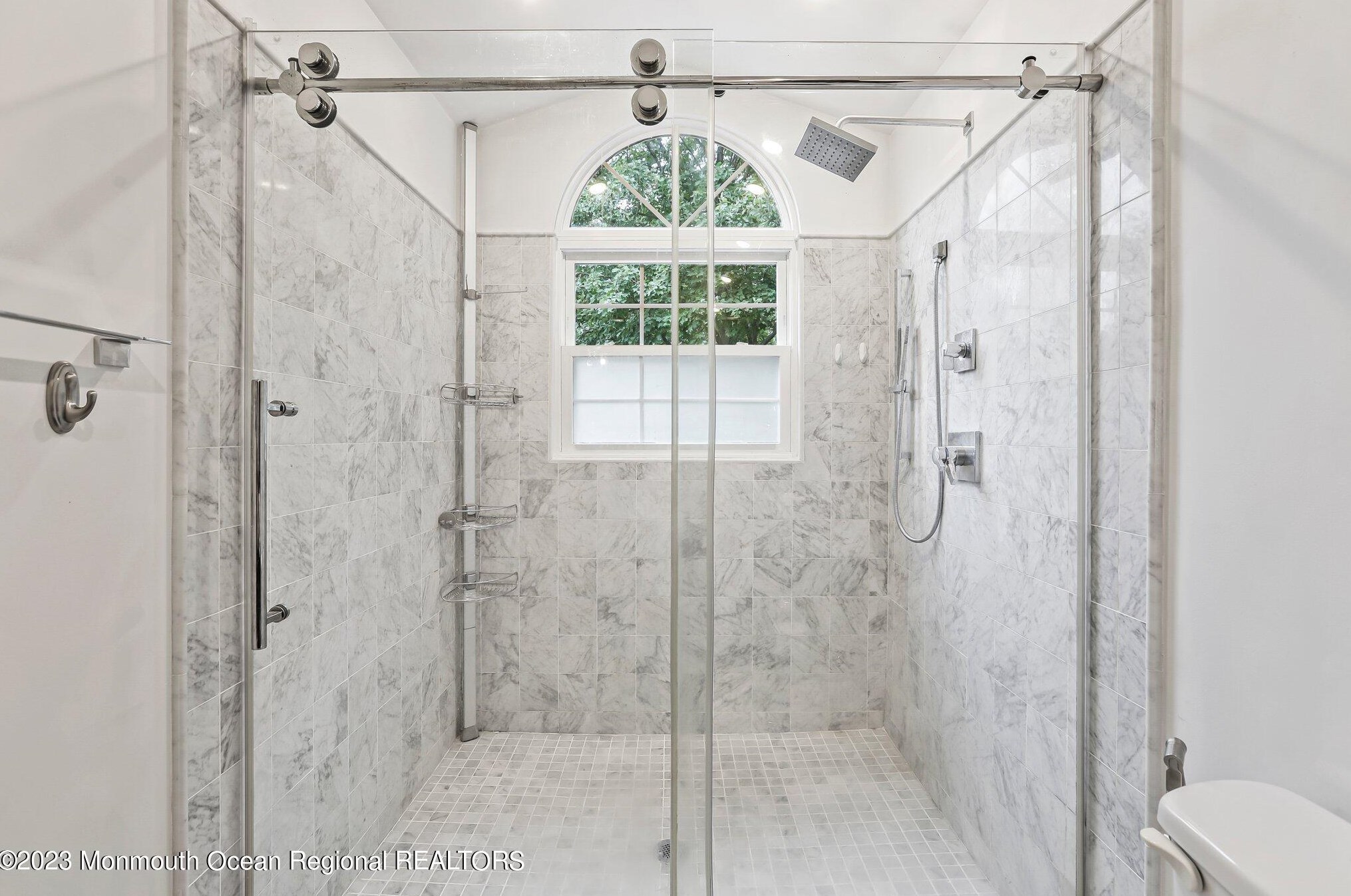 1 Fairway Blvd, Monroe Twp NJ  08831-2709 exterior