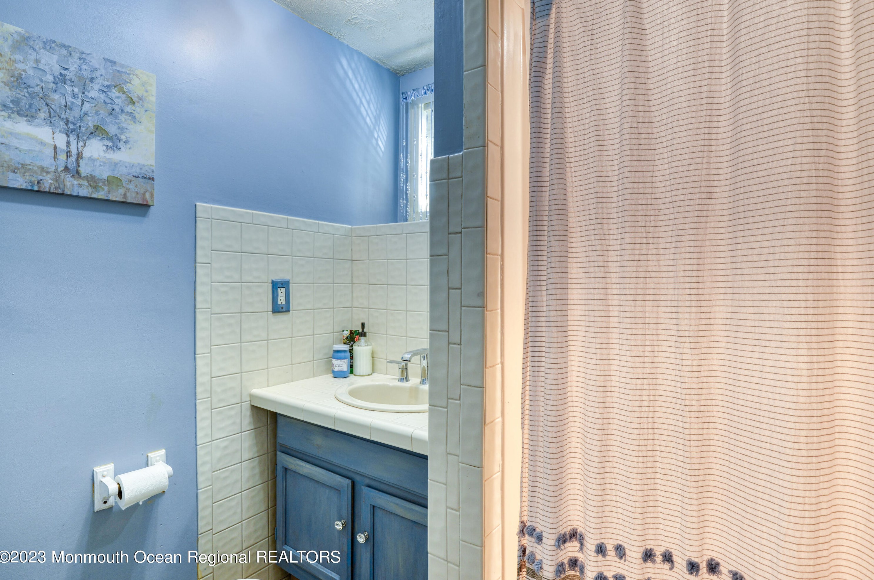 42 Ridge Pl, Wall Township NJ  07753-6612 exterior