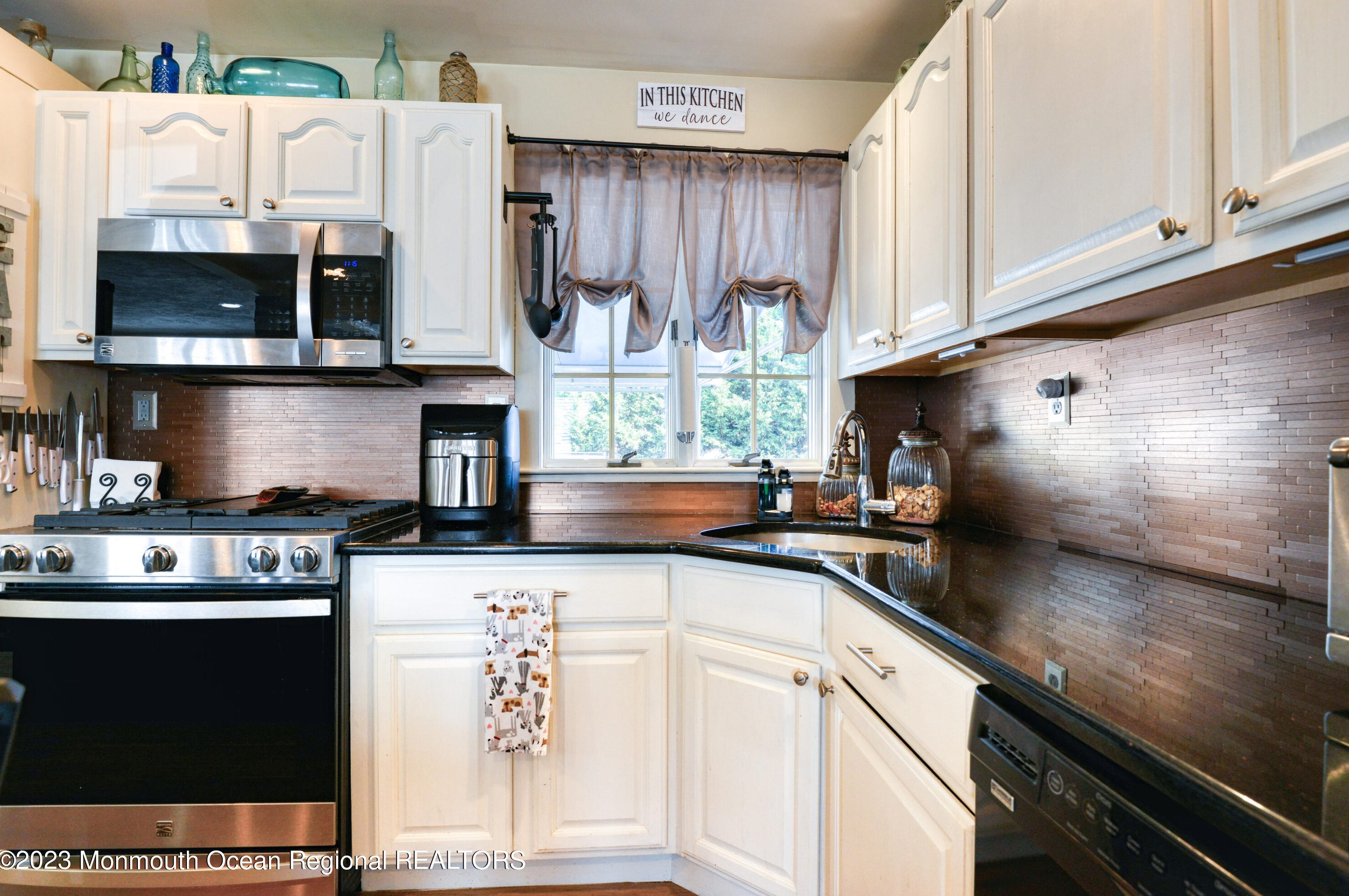 42 Ridge Pl, Wall Township NJ  07753-6612 exterior