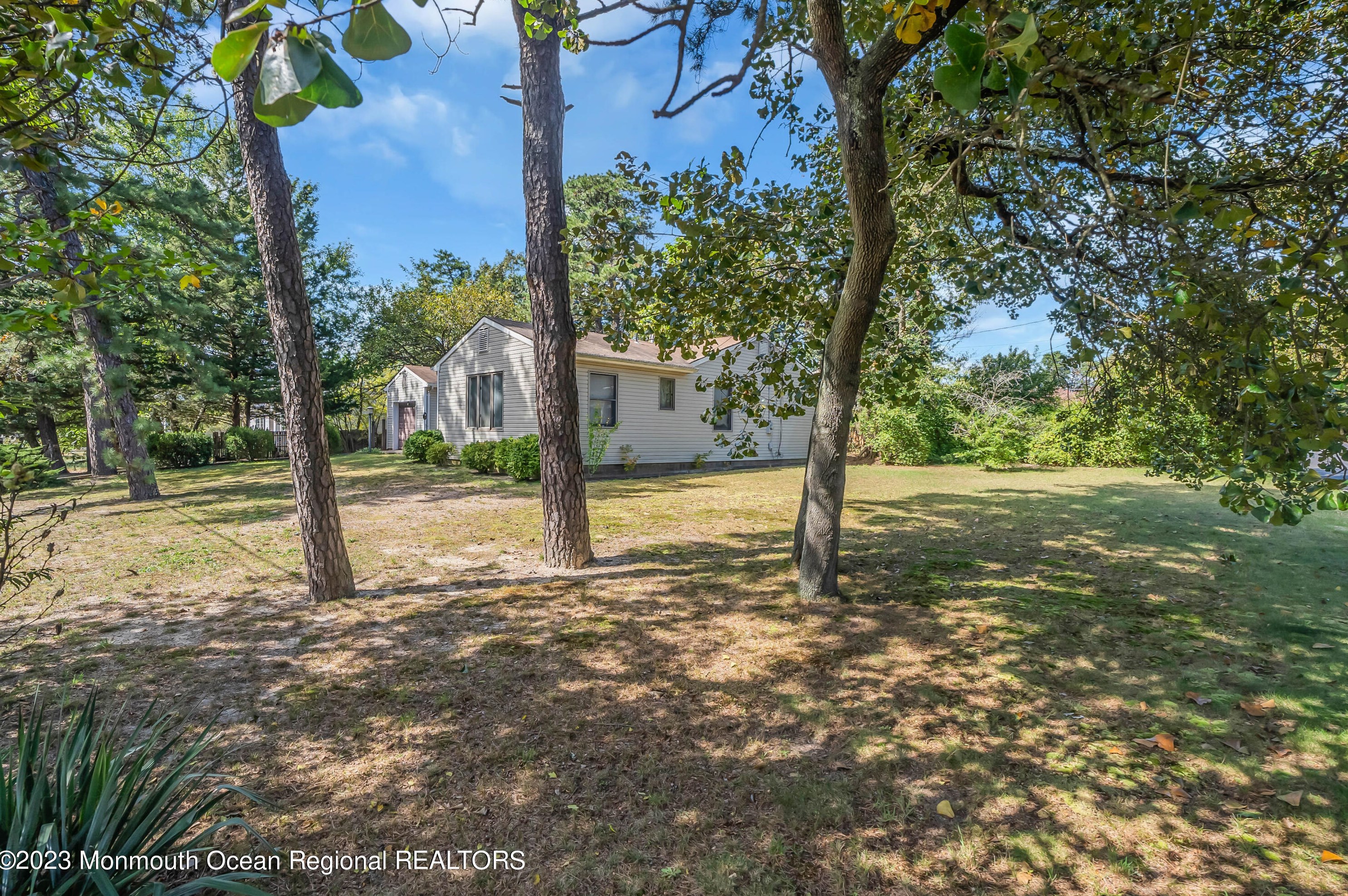 1141 6th Ave, Toms River NJ  08757-2612 exterior