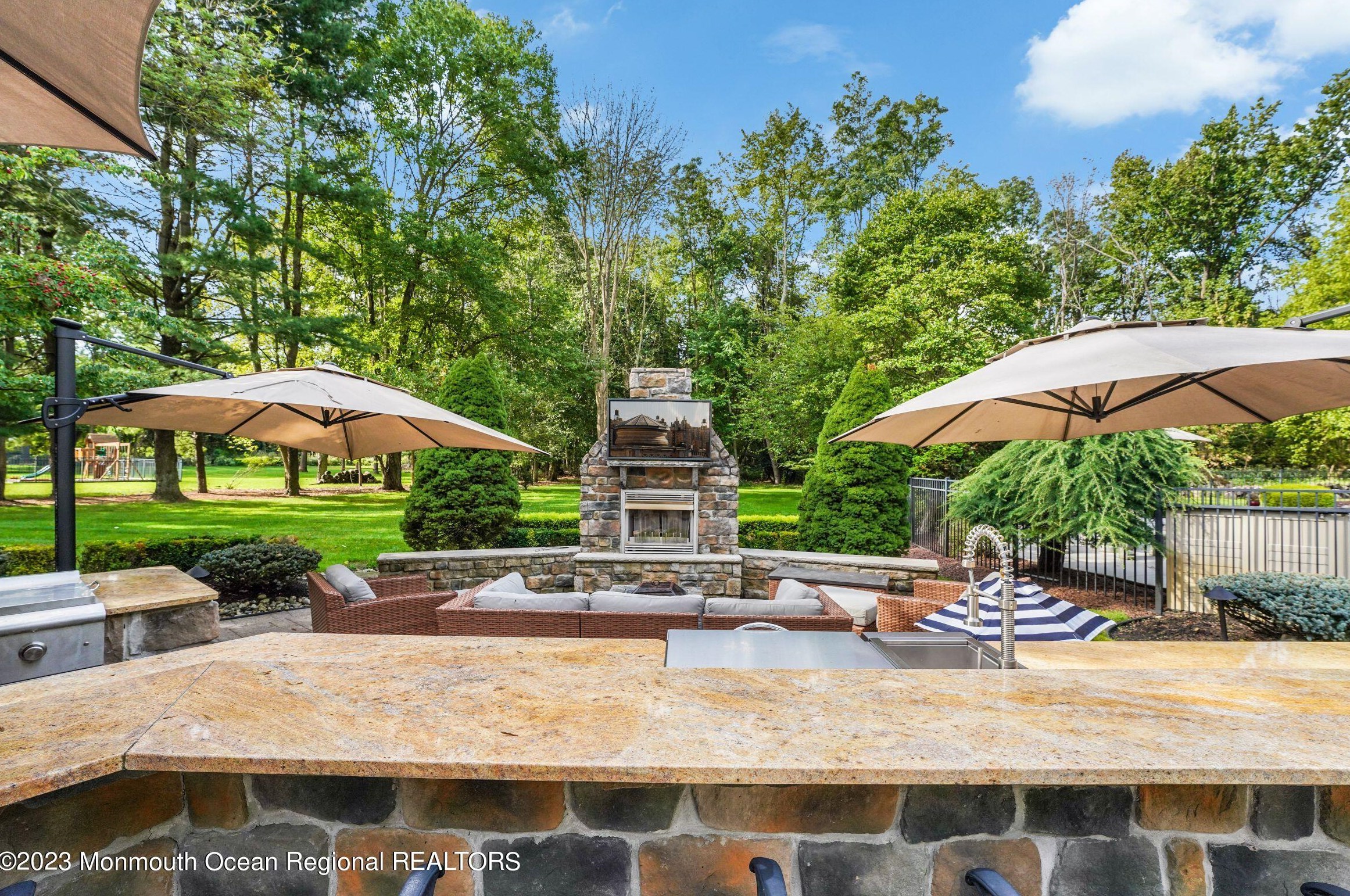 10 Beaver Dam Rd, Vanderburg NJ  07722-1302 exterior