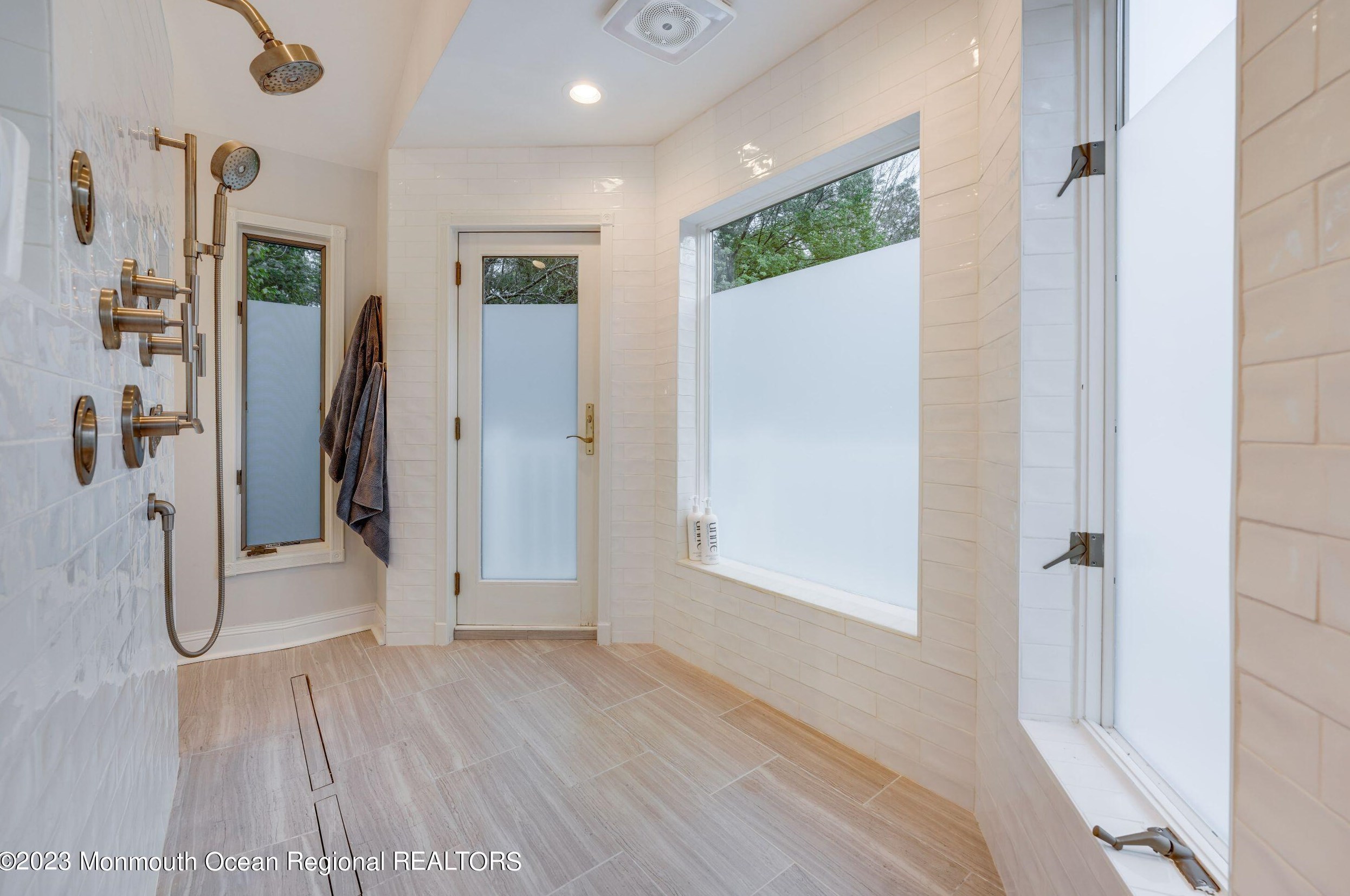 10 Beaver Dam Rd, Vanderburg NJ  07722-1302 exterior