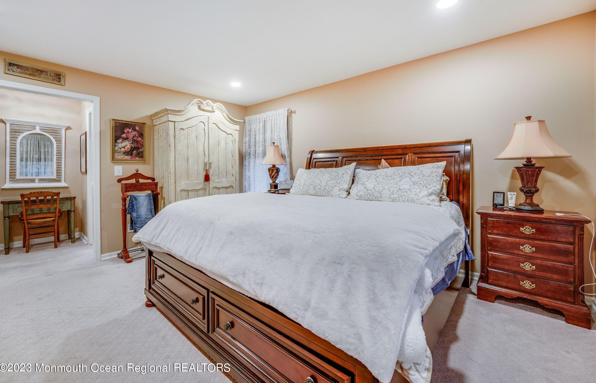 10 Beaver Dam Rd, Vanderburg NJ  07722-1302 exterior