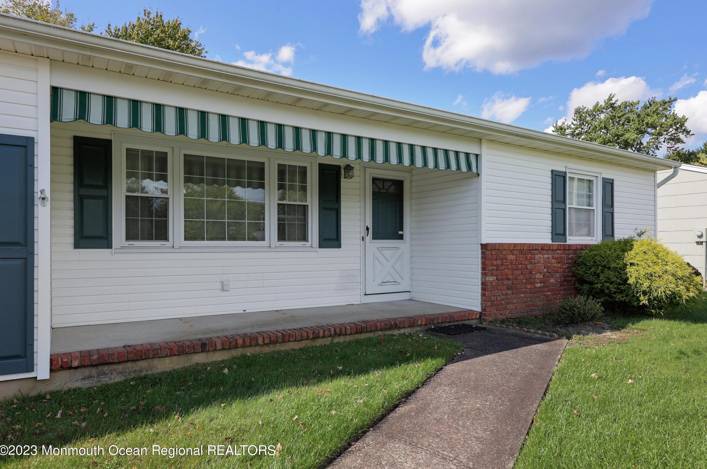 20 Ely Ct, Toms River NJ  08757-4711 exterior