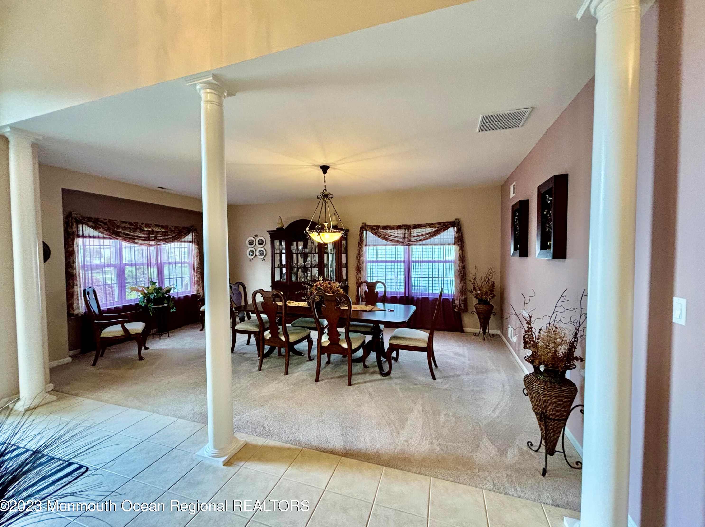 186 Valencia Dr, Monroe Township NJ  08831-5978 exterior