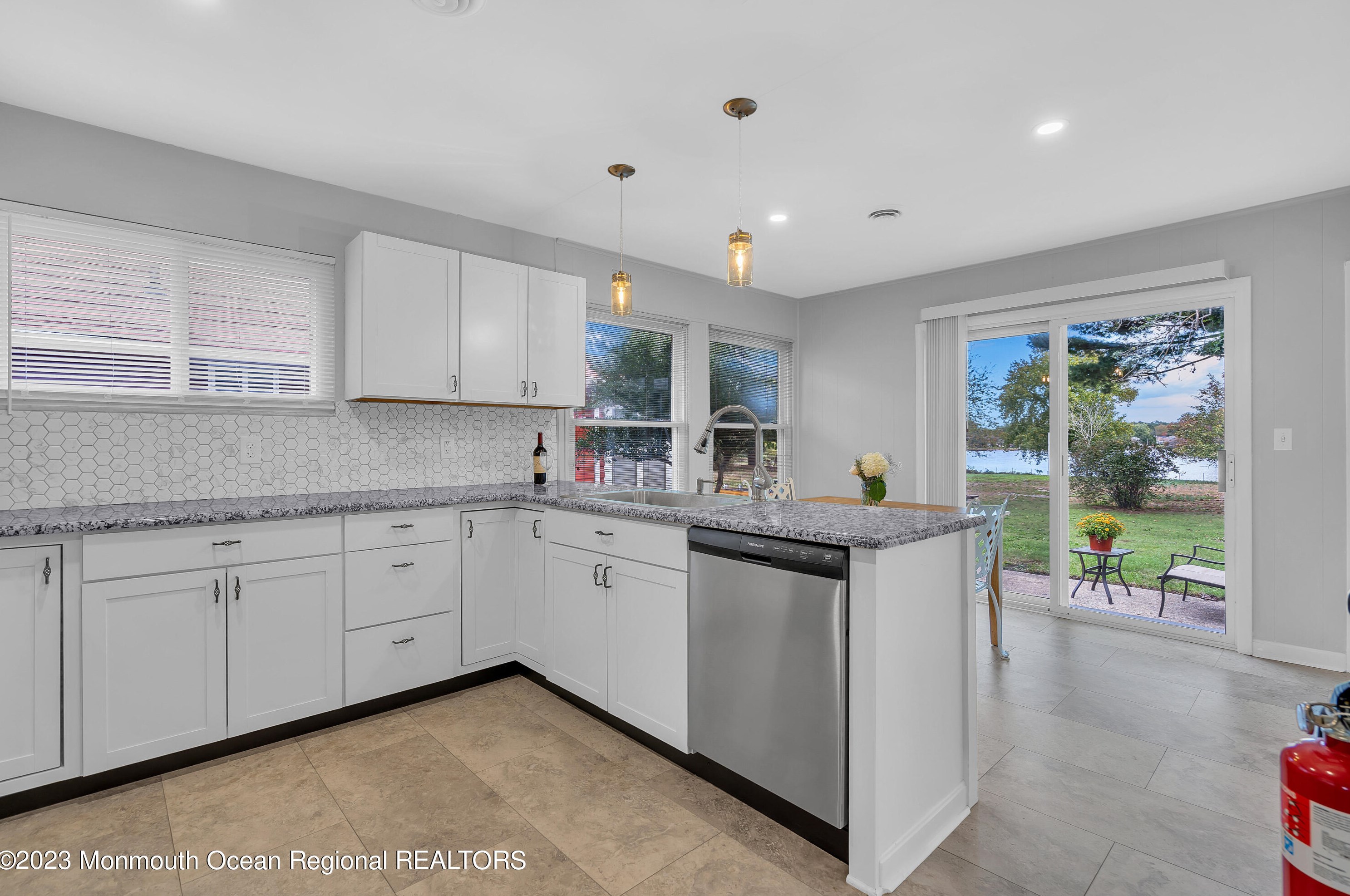 1841 Yorktowne Blvd, Toms River NJ  08753-1509 exterior