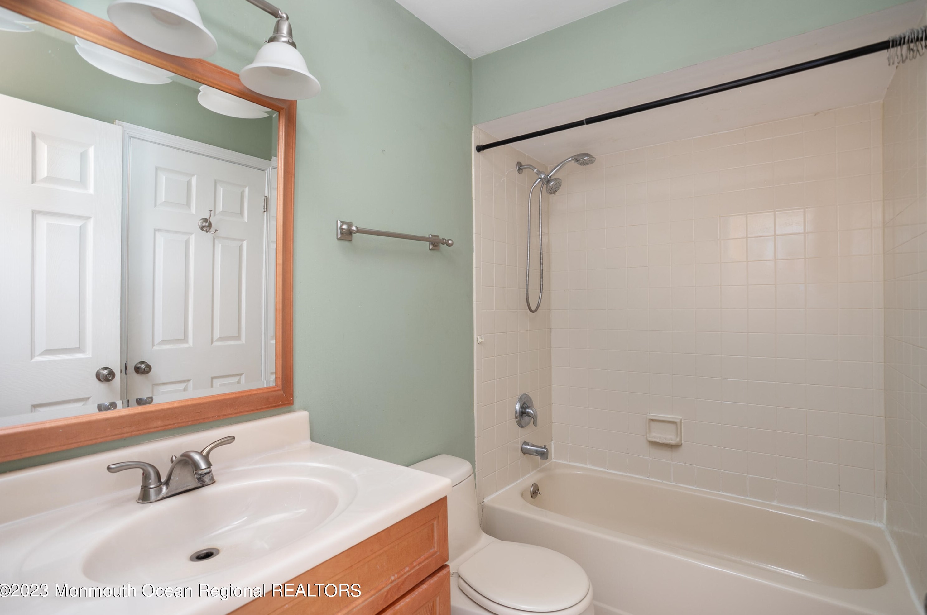 26 Wyndham Pl, Trenton NJ  08691-3121 exterior