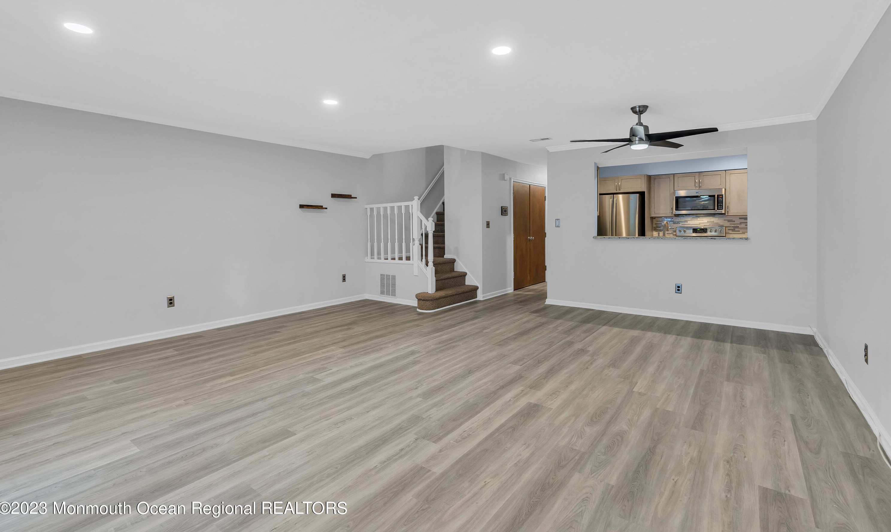 4 Lisa Ct, Matawan NJ  07747-9653 exterior