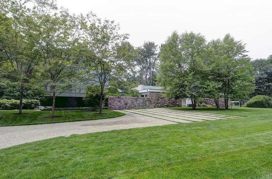 628 West Rd, New Canaan, CT 06840