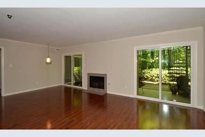 5400 Roswell Road #L9 - Photo 1