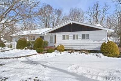 45 Stonewall Cir White Plains Ny 10607 Mls 4903052 Coldwell