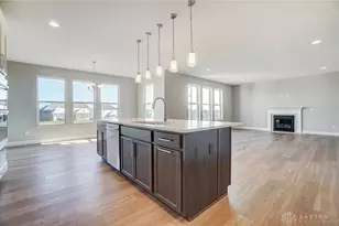 543 Hines Cir, Washington Twp, OH 45458 - Photo 19