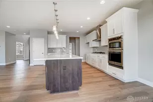 543 Hines Cir, Washington Twp, OH 45458 - Photo 17