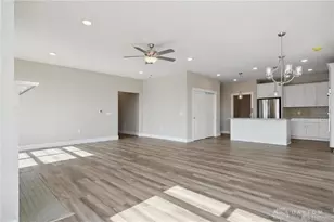 1427 Triple Crown Wy, Beavercreek Twp, OH 45385 - Photo 13