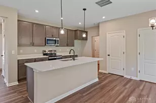 710 Deerhurst Dr, Vandalia, OH 45377 - Photo 7