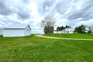 5469 Davis Rd, Jamestown Vlg, OH 45335 - Photo 3