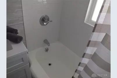 324 E Maplewood Avenue, Dayton, OH 45405 - Photo 23