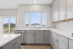 9061 Sorrento Pl, Washington Twp, OH 45458 - Photo 11