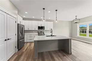 755 W Bentley Cir, Troy, OH 45373 - Photo 9