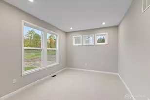 2379 Forest Oaks Dr, Beavercreek, OH 45431 - Photo 11