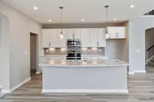 2544 Golden Leaf Dr, Beavercreek, OH 45431 - Photo 3